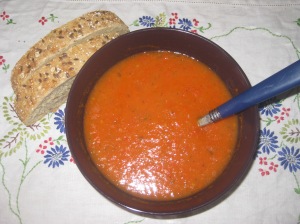 Deliciously Ella Roasted Tomato with Red Pepper and Basil Cannellini Soup